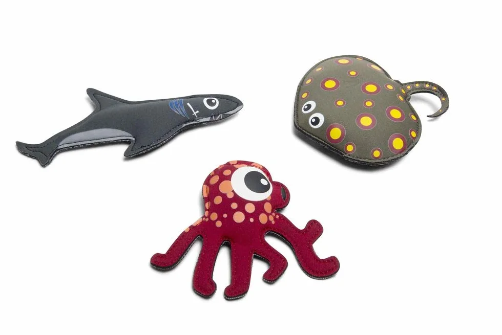 BS Toys Zwierzęta do nurkowania dla dzieci – rekin, Ray i ośmiornica – zabawka wodna dla dzieci od 5 lat – kolorowe zabawki podwodne – zwierzęta plażowe wypełnione piaskiem z neoprenu – 21 × 2,5 × 14