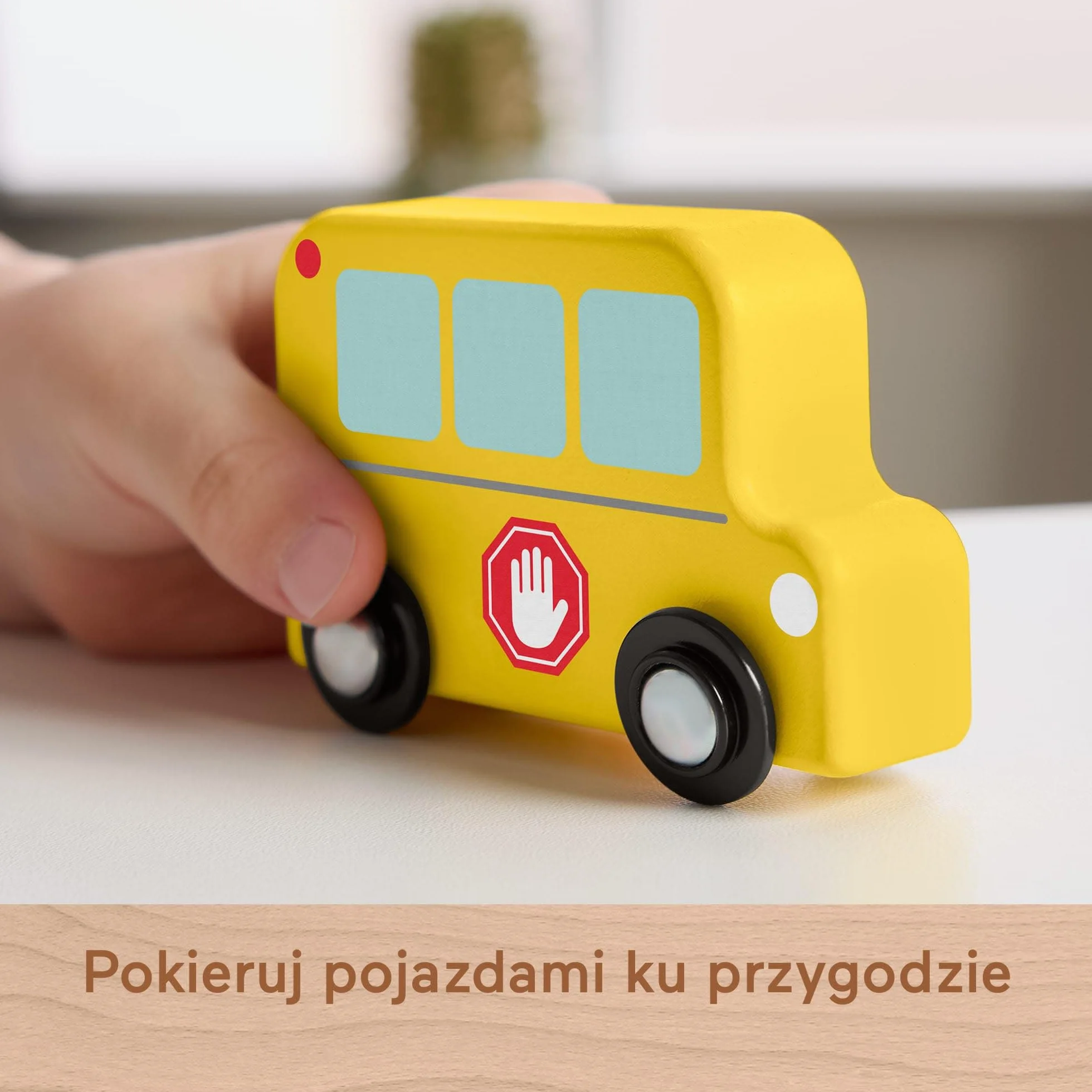 Fisher-Price Drewniane samochody Zestaw 3 pojazdów do zabawy: wóz strażacki, autobus i radiowóz + sygnalizator, drewniane zabawki dla dzieci od 2 roku życia, JCY32