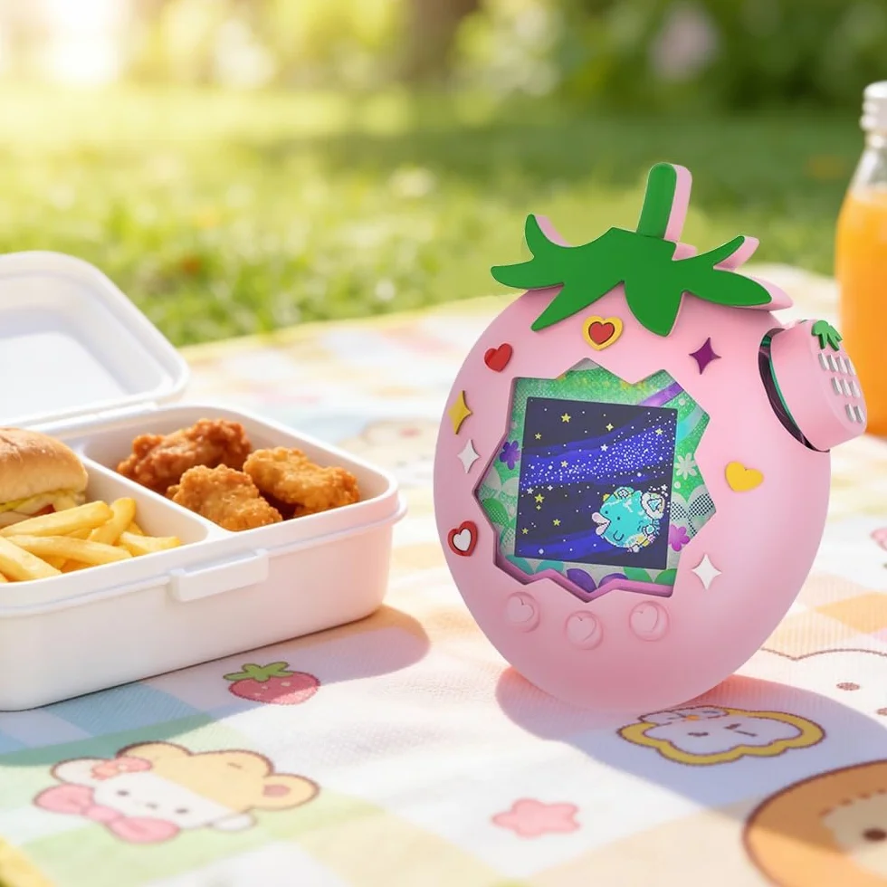 Truskawkowe etui ochronne do raju Tamagotchi, miękka silikonowa osłona TPU, truskawkowe etui z motywem kreskówkowym ze smyczą i nasadką na klawisze, odporne na zarysowania i wstrząsy