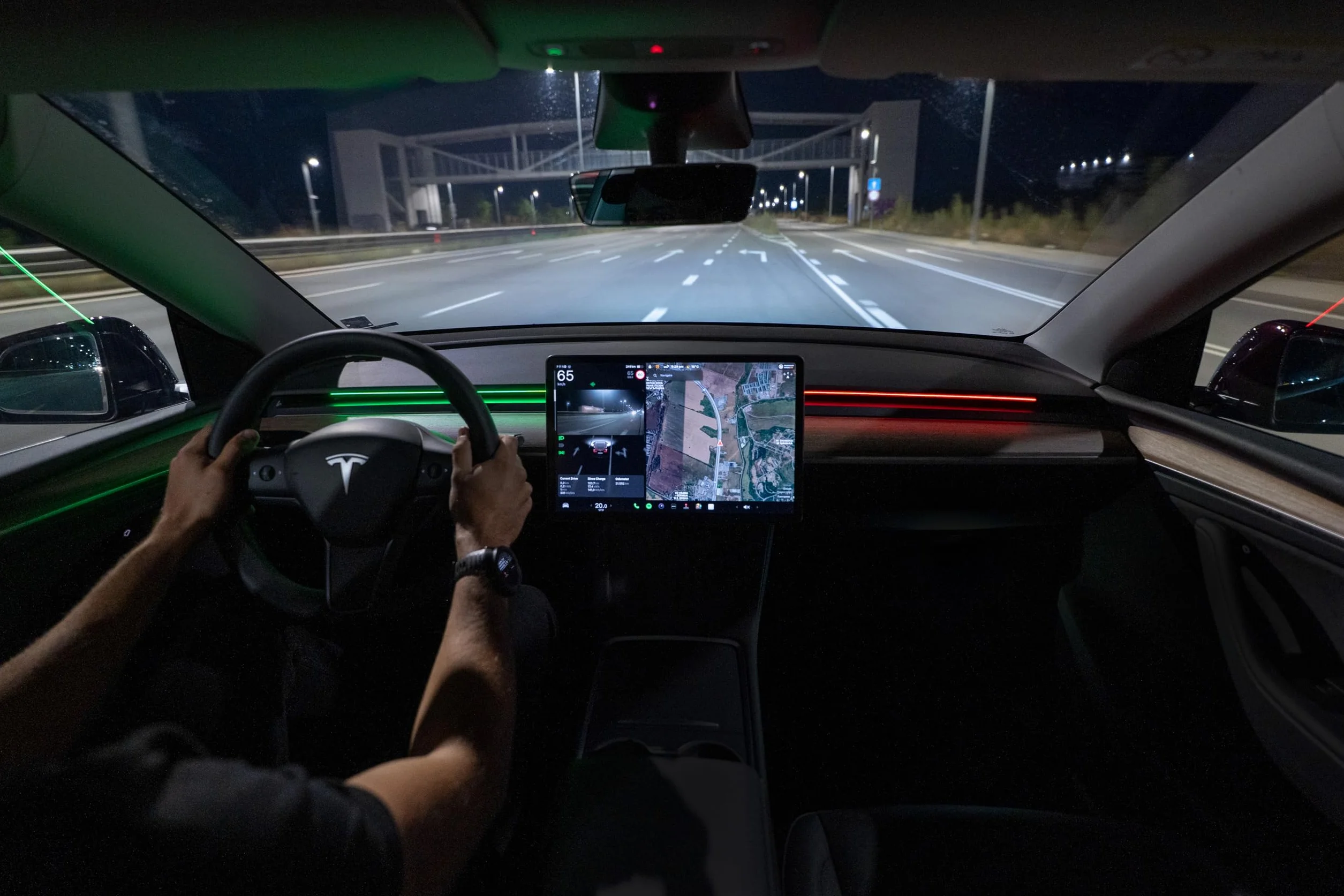 Taśma świetlna LED RGB do Tesla Model 3 i Y 2021-2024