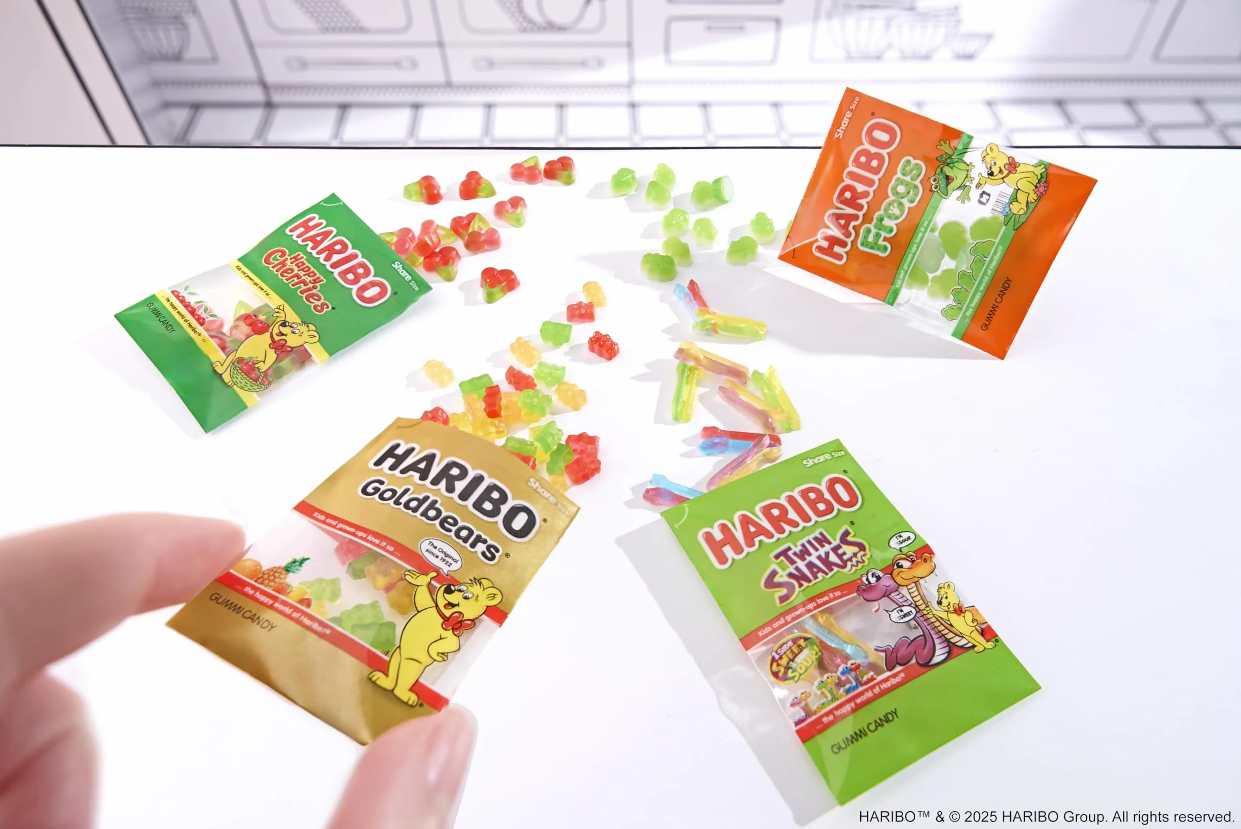 MGA’s Miniverse Make It Mini Haribo Multipack– Mini Kolekcjonerskie Słodycze DIY! Mieszaj, Łącz i Twórz Realistyczne Repliki z Żywicy. Zestaw jest NIEJADALNY – dla Kolekcjonerów w Wieku 8+