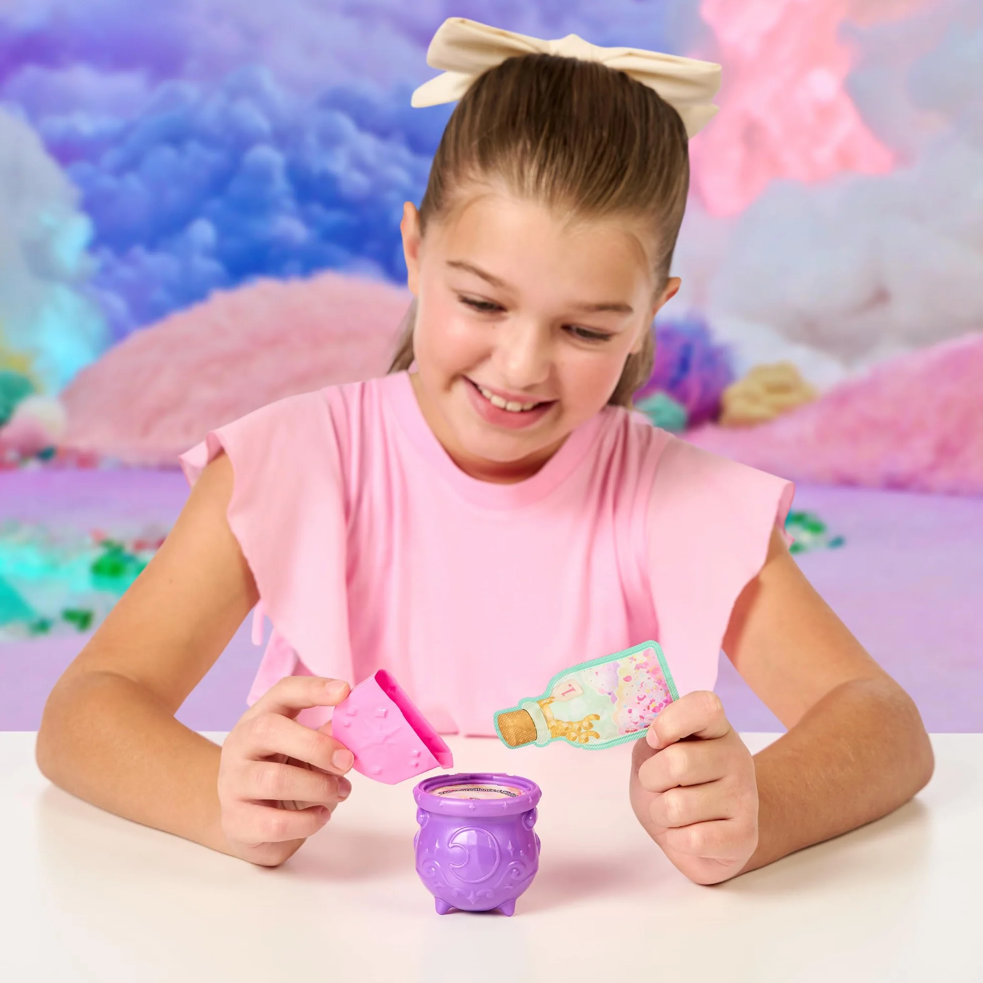 Magic Mixies - 4 Figurki Magic Minis, 90 Mikserów Podzielonych Na 5 Zestawów Kolekcjonerskich o Magicznych Umiejętnościach, 3 Lata+, Popularne, Rzadkie i Bardzo Rzadkie, Słynne