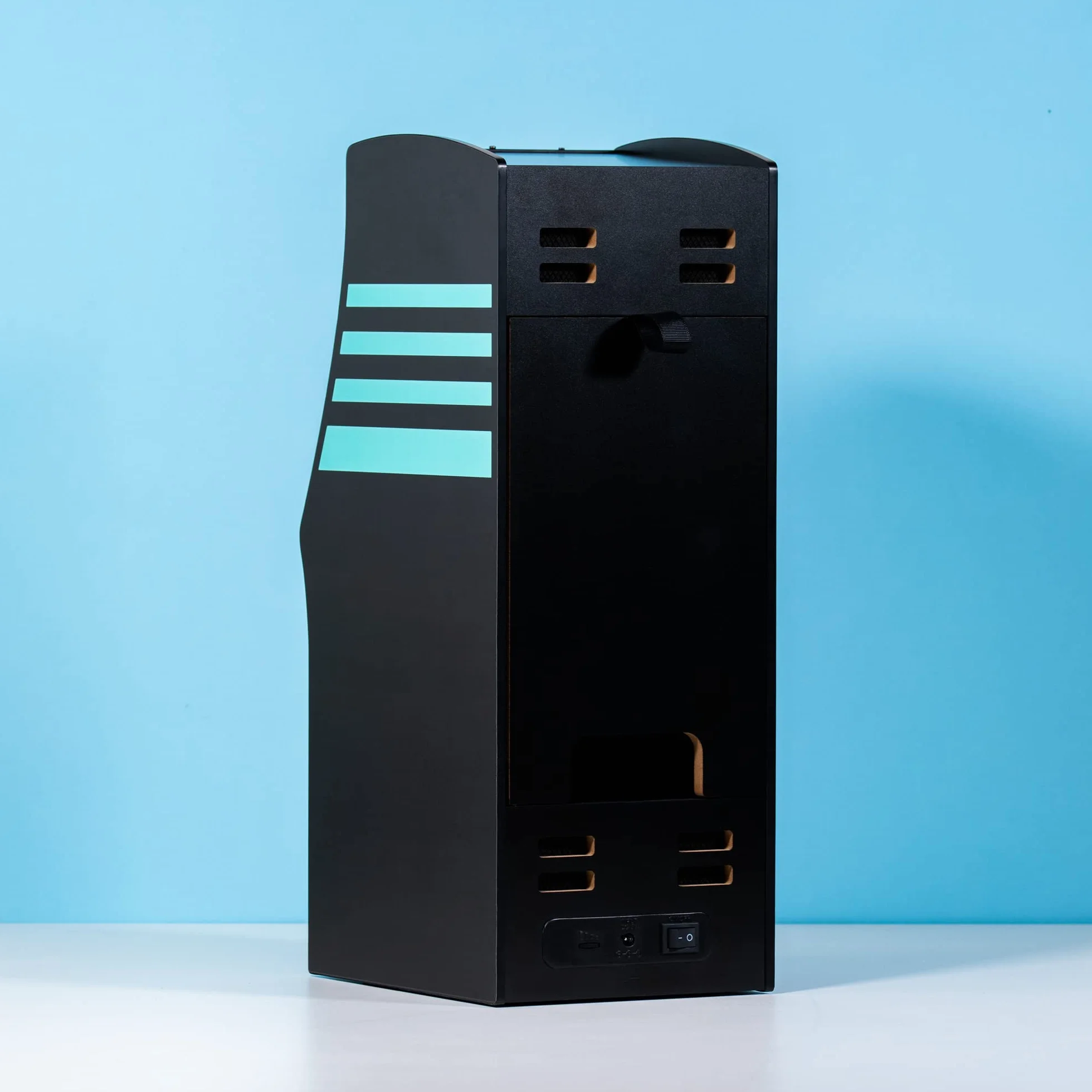 Quarter Arcades Oficjalna ładowarka do szafek w rozmiarze 1/4 firmy Numskull – replika retro Arcade do szafek zręcznościowych – mini konsola retro