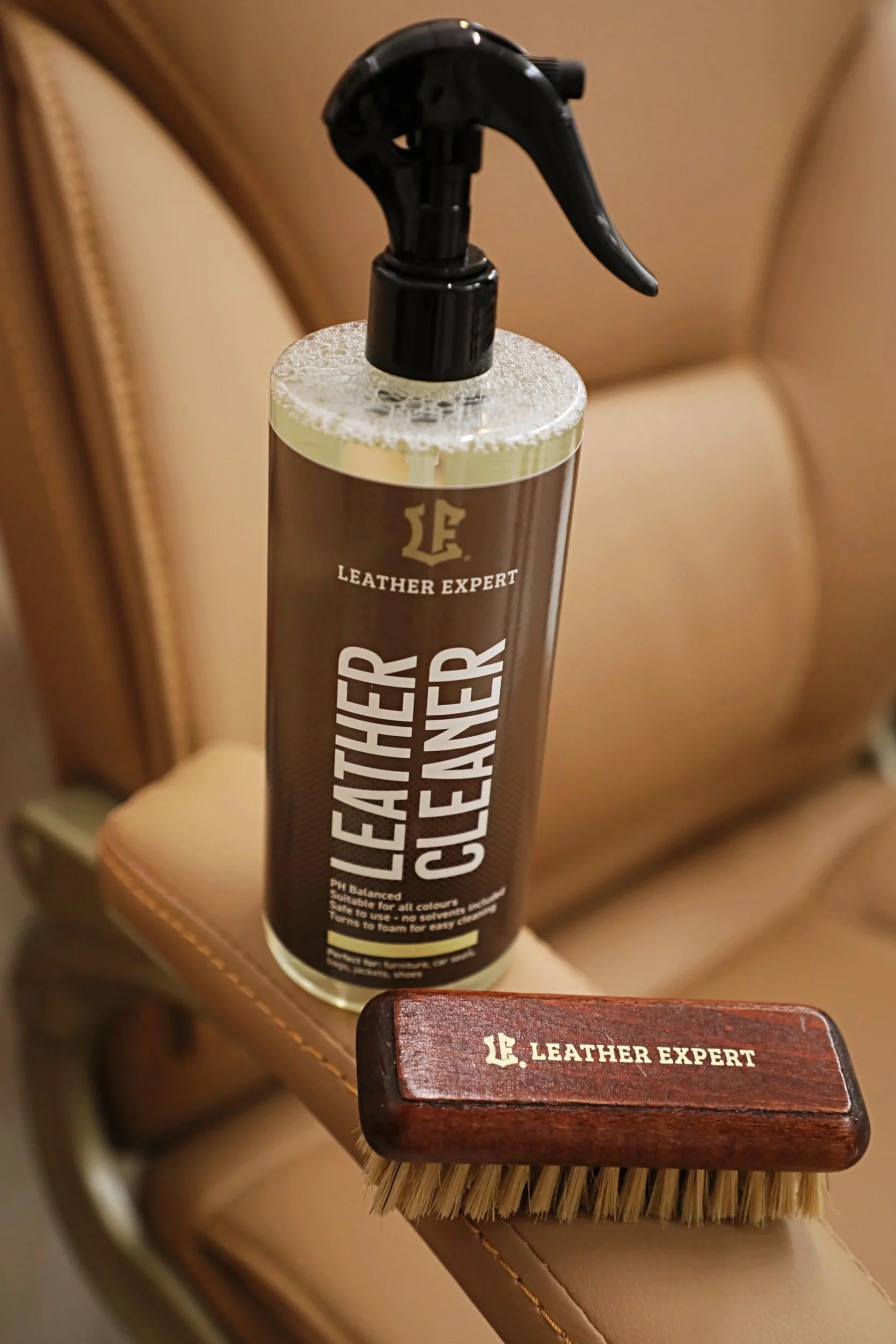 Leather Expert Car Care Kit Zestaw do pielęgnacji skóry 250 ml + 250 ml Szczotka Gąbka Ściereczka z mikrofibry
