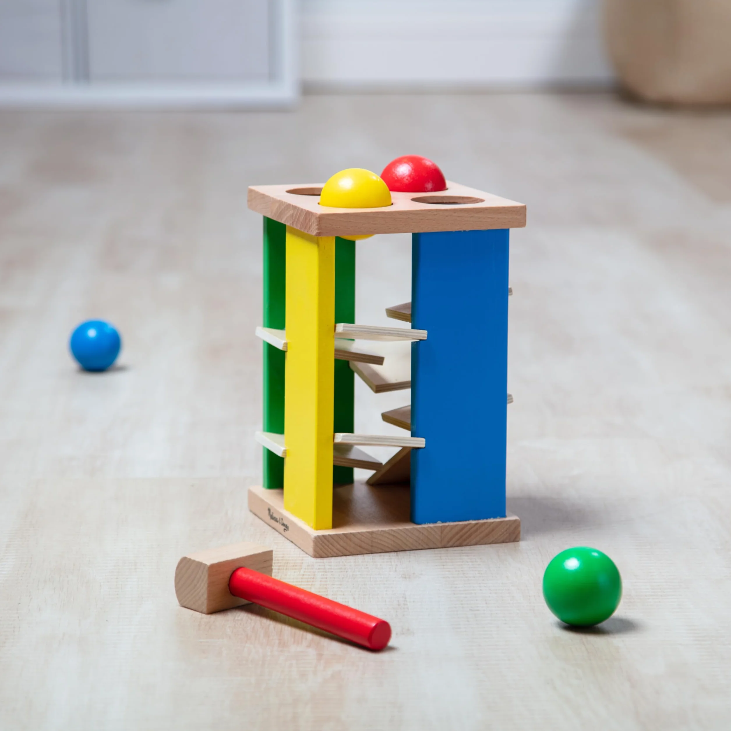 Melissa & Doug – wieża do wbijania i toczenia | zabawka rozwojowa | motoryka | rozwiązywanie problemów | 3+ | prezent dla chłopca lub dziewczynki