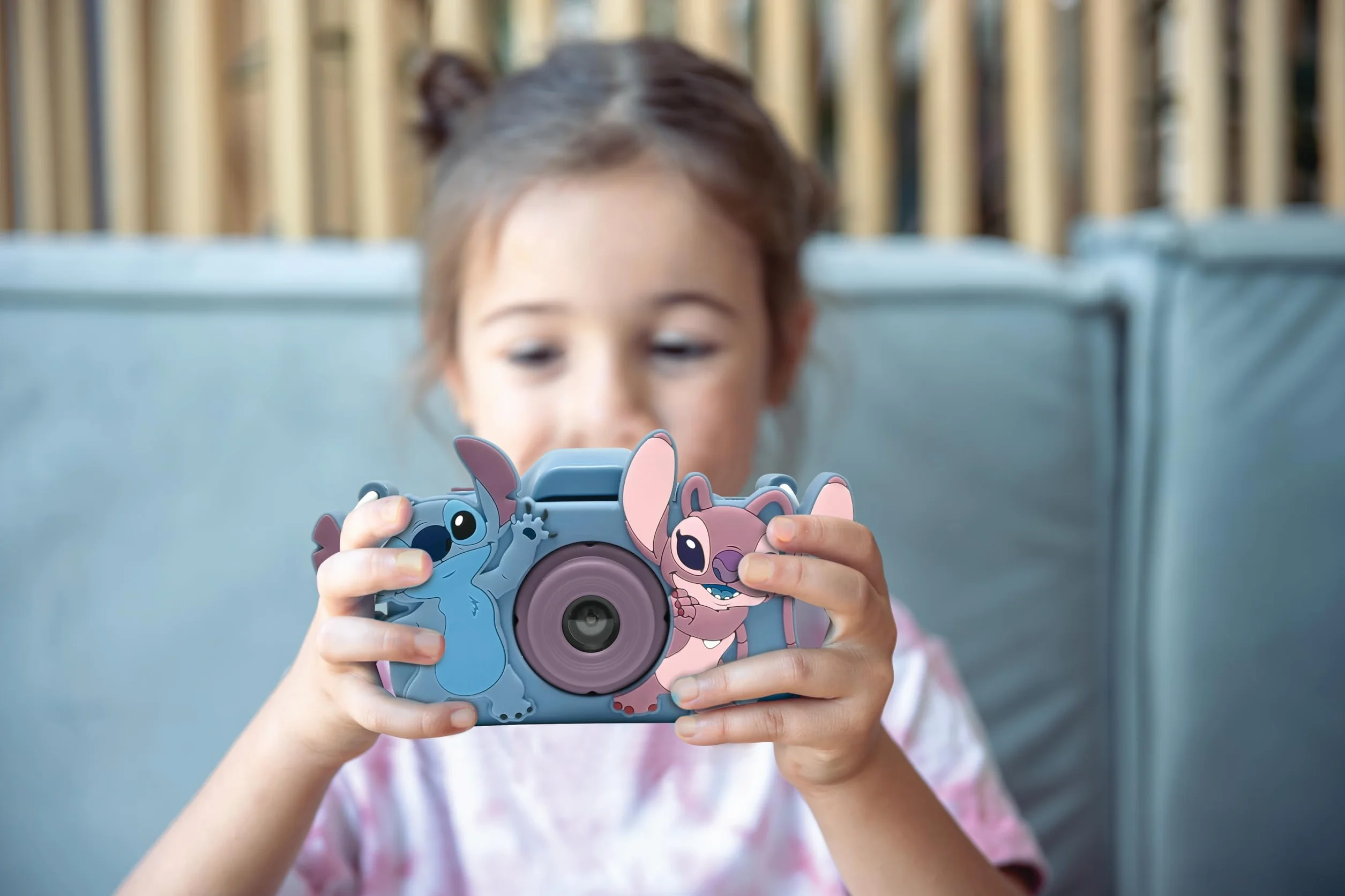 Lexibook, Disney Stitch, 4-W-1 Aparat dla Dzieci z Ochroną, Funkcje Zdjęć, Wideo, Mp3 i Gier, 15 Ramki do Personalizacji Twoich Zdjęć, Karta Pamięci 8 GB w Zestawie, DJ078D