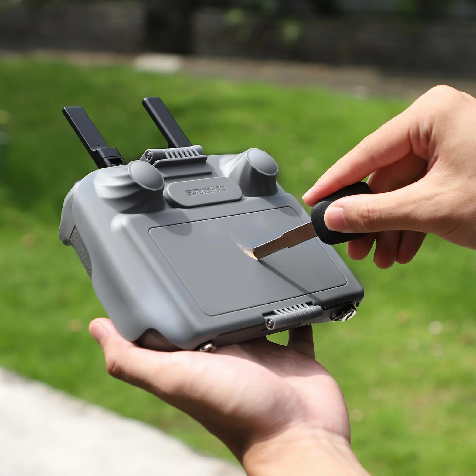 ZJRXM Osłona przeciwsłoneczna Mini 4 Pro/Mini 5 Pro RC 2, 2 w 1, ochrona przed słońcem do DJI Air 3 RC 2, pilot zdalnego sterowania, ochrona ekranu RC, osłona ekranu do DJI RC 2