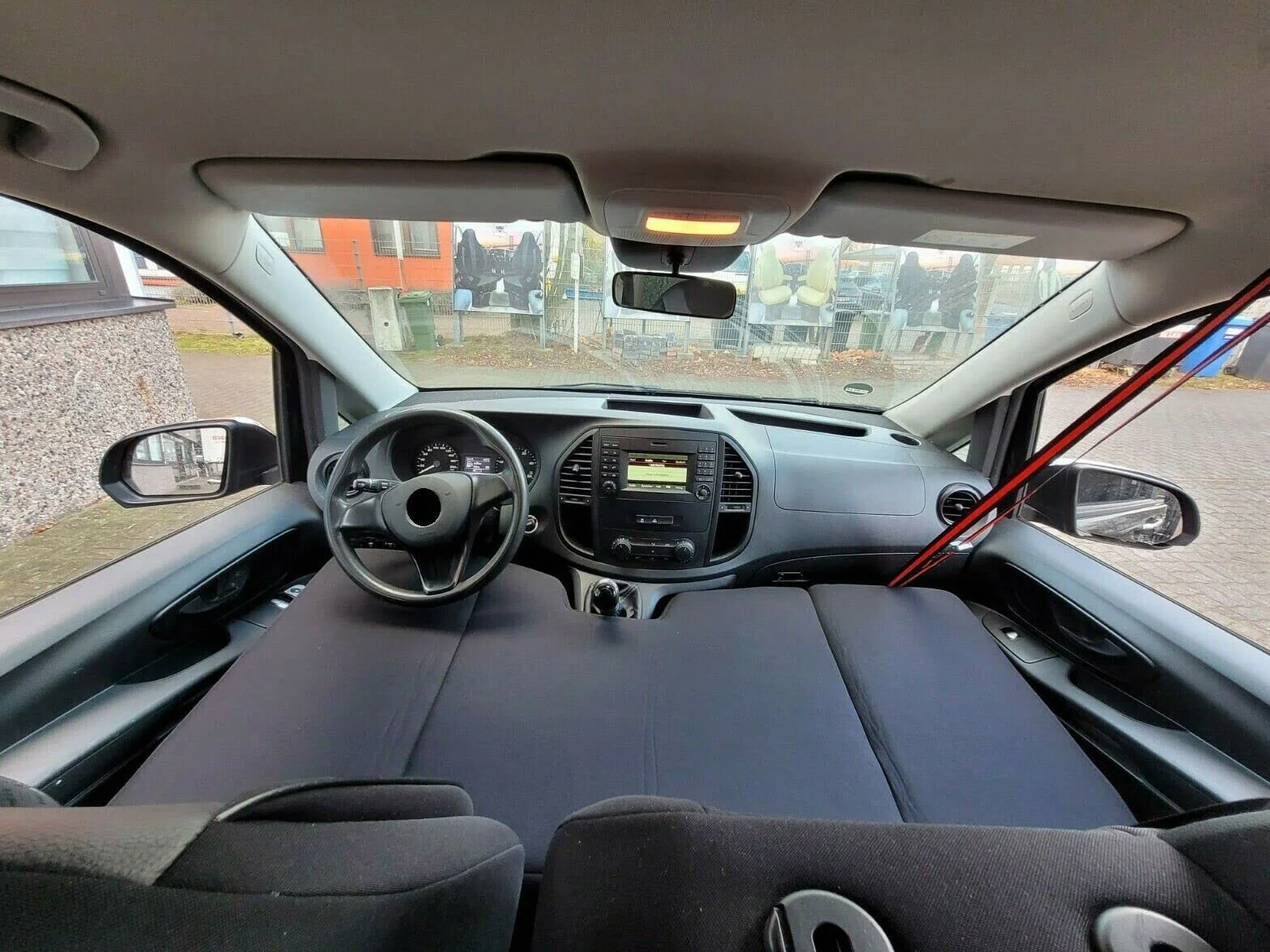BREMER SITZBEZÜGE Łóżko kempingowe dla dzieci, kompatybilne z Mercedes Vito Viano Fun W639 2000-2014, akcesoria kempingowe