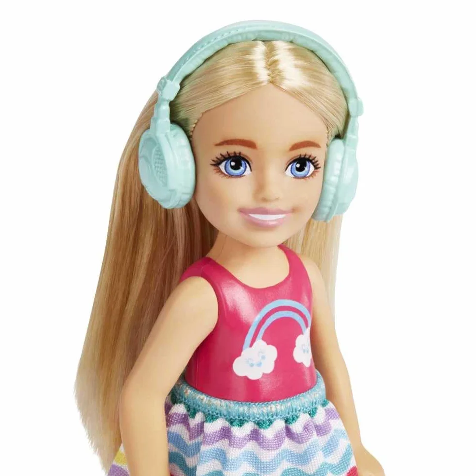 Barbie Chelsea Small Doll & 6 Accessories, Travel Set with Puppy, Pet Carrier & Backpack that Opens & Closes, Blonde Hair, HJY17