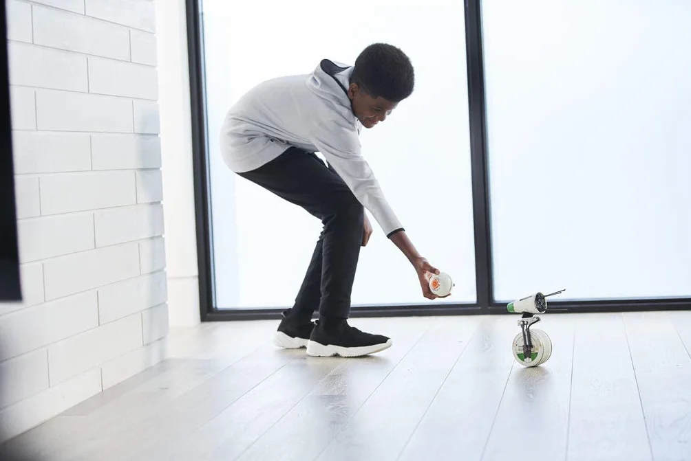 Star Wars: The Rise of Skywalker D-O interaktywny droid, sterowanie aplikacją za pomocą telefonu lub tabletu, zabawki dla dzieci w wieku od 8 lat