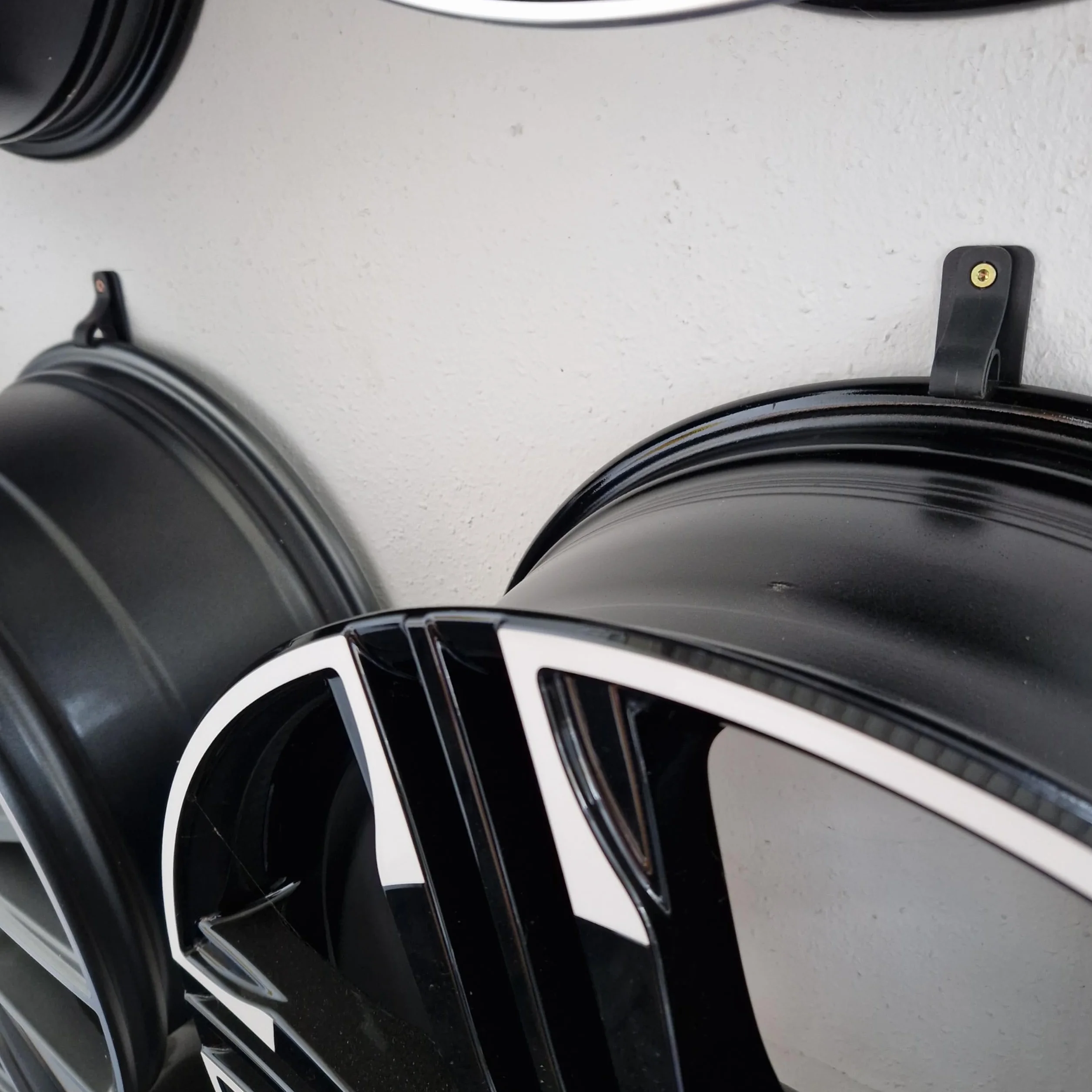 Zestaw 10 uchwytów na felgi, uchwyty ścienne na felgi, felgi aluminiowe, do użytku w salonach