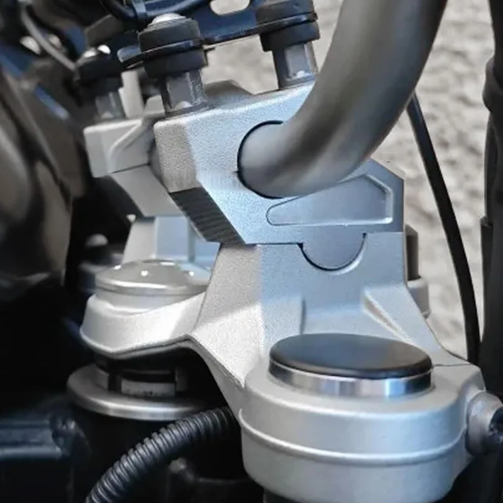 Kierownica Riser Clamp Podnośnik Kierownicy Motocykla Pasuje Do BMW F800GS F800 F 800 GS 2023 2024 2025 Akcesoria Uchwyt Powrót Przesuń Podnośnik(Silver-With Logo)