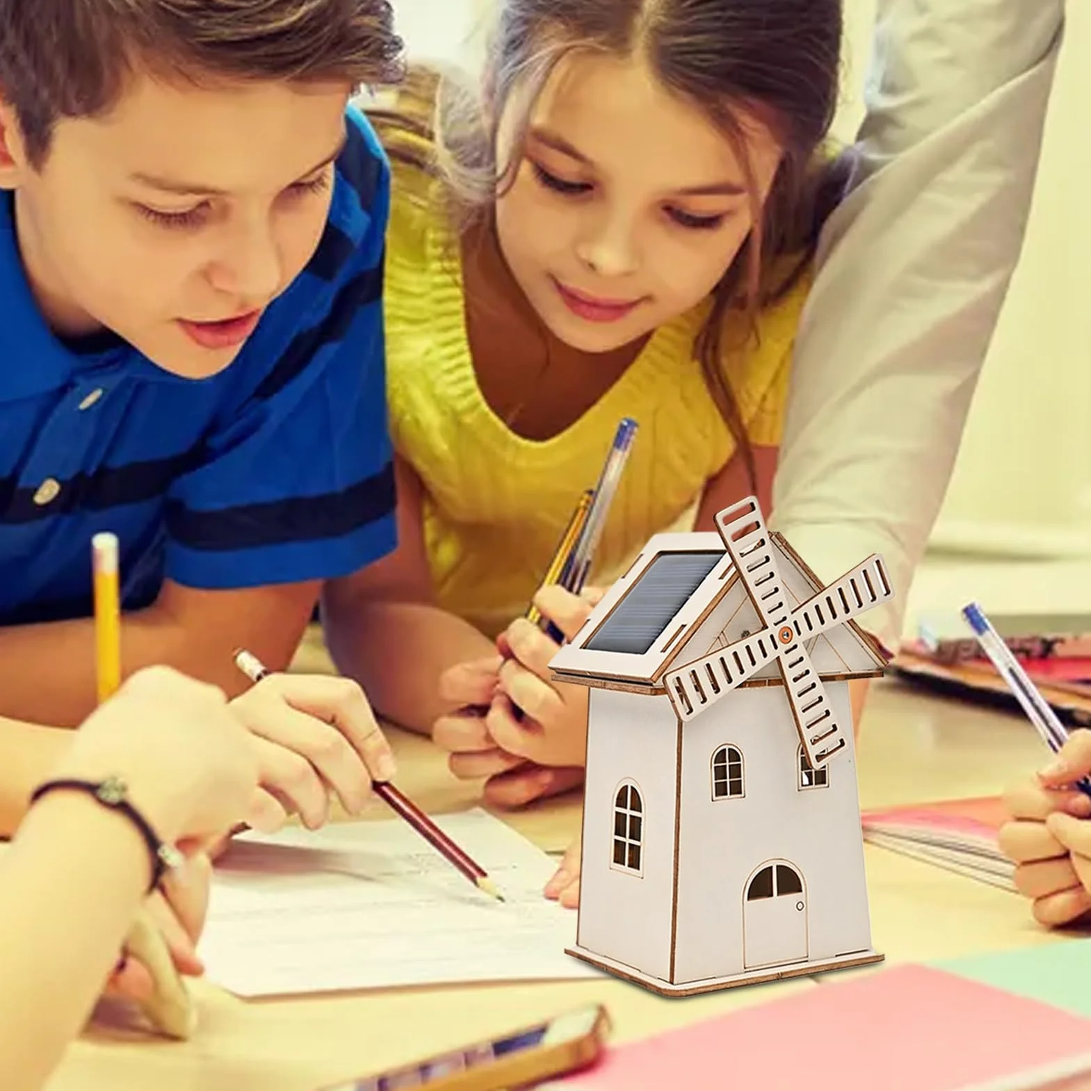 Mini wiatrak zasilany energią słoneczną, przyjazny dla środowiska zestaw modeli solarnych, zabawka edukacyjna, i interaktywne rzemiosło, dla dzieci i dorosłych (8,3 x 7 x 14 cm)